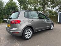 VOLKSWAGEN GOLF SV